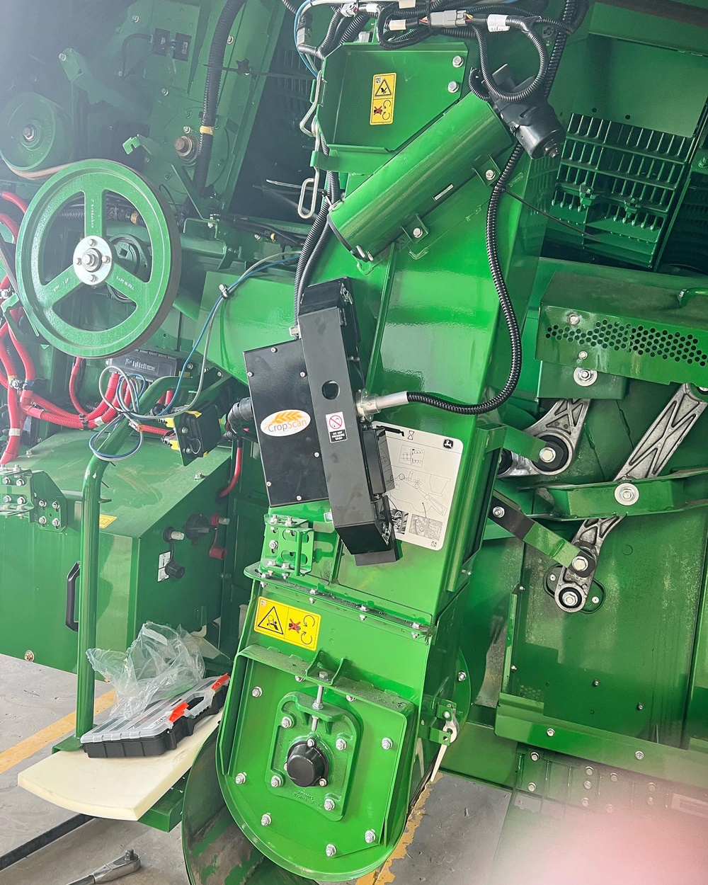 CropScan 3300H On Combine grain analyser now fitted to John Deere X9